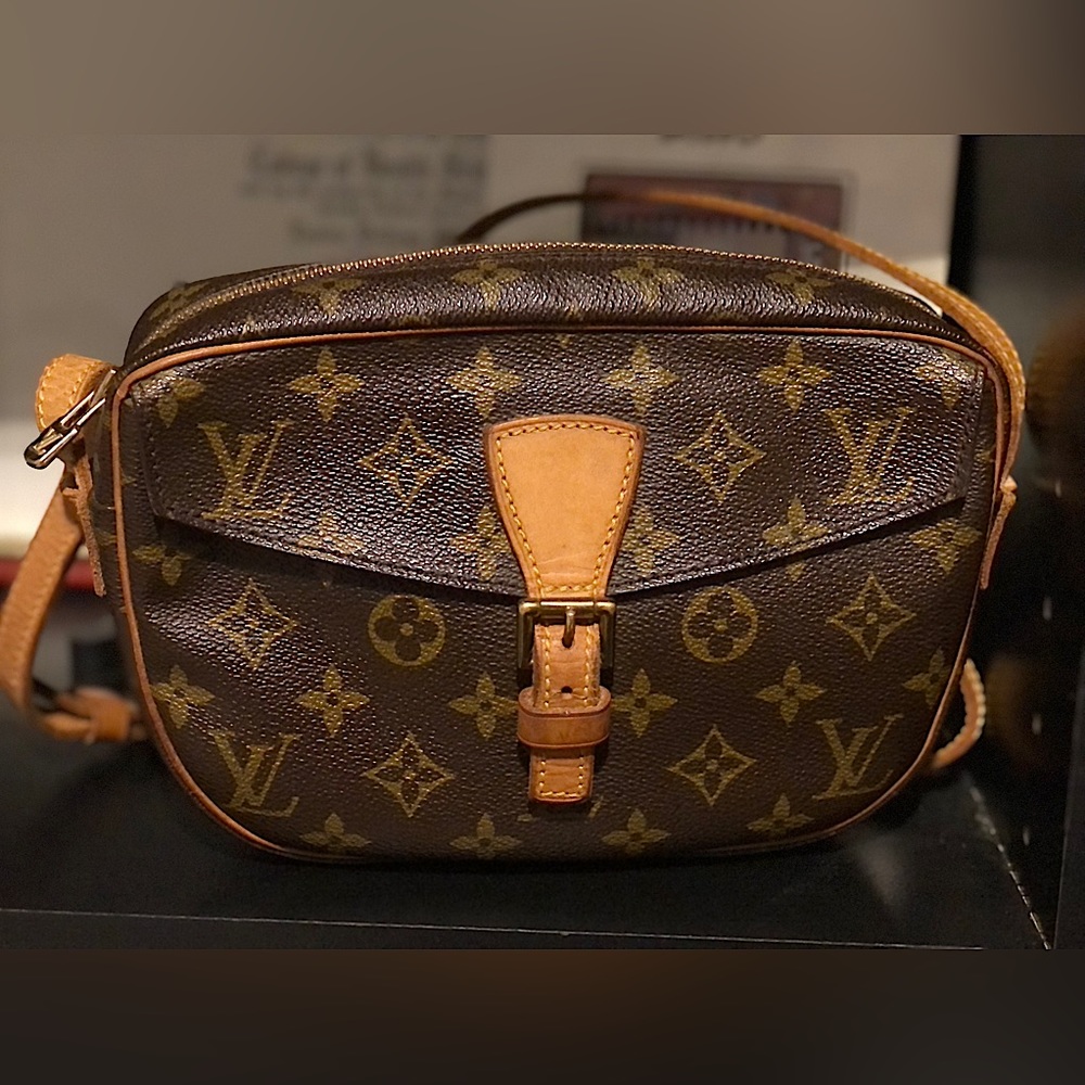 Vintage Louis Vuitton Crossbody Handbag.